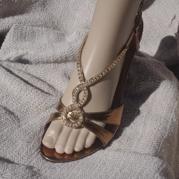 LIKE NEW HELENS HEART HIGH HEEL SHOES SIZE- 9 1/2 - Picture 2 of 3